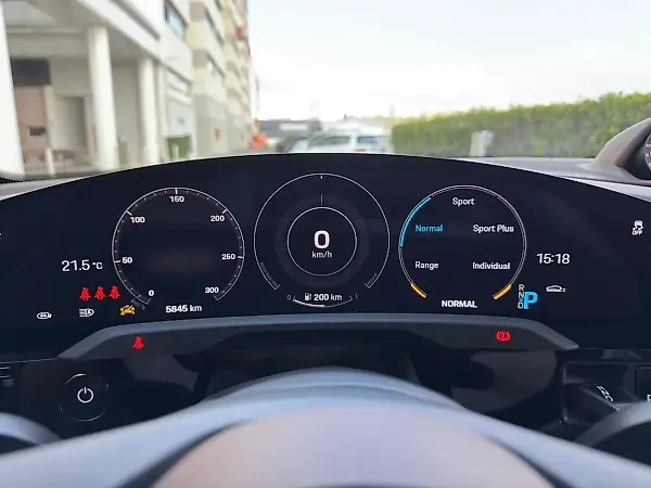Porsche Taycan - Imagem 10
