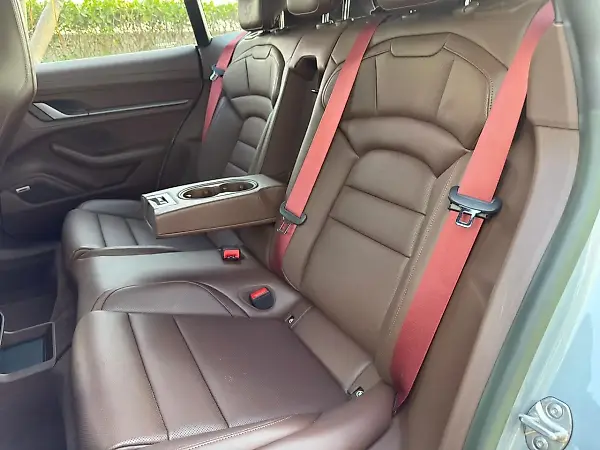 Porsche Taycan - Imagem 16
