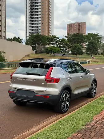 Volvo XC40 Recharge - Imagem 7