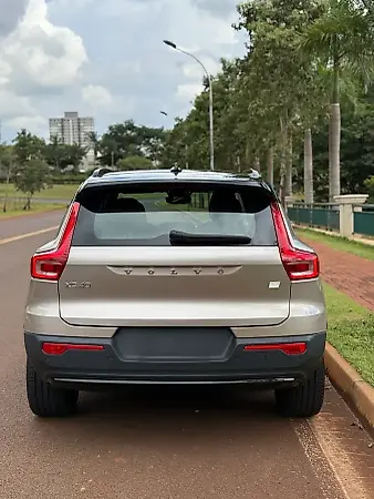 Volvo XC40 Recharge - Imagem 9