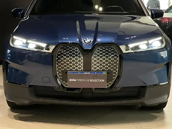 BMW Ix - Imagem 2
