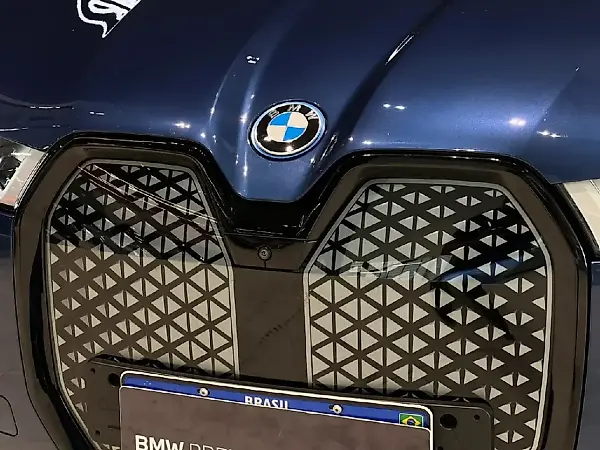 BMW Ix - Imagem 3