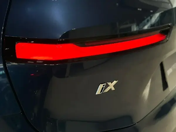 BMW Ix - Imagem 8