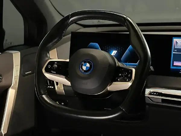 BMW Ix - Imagem 9