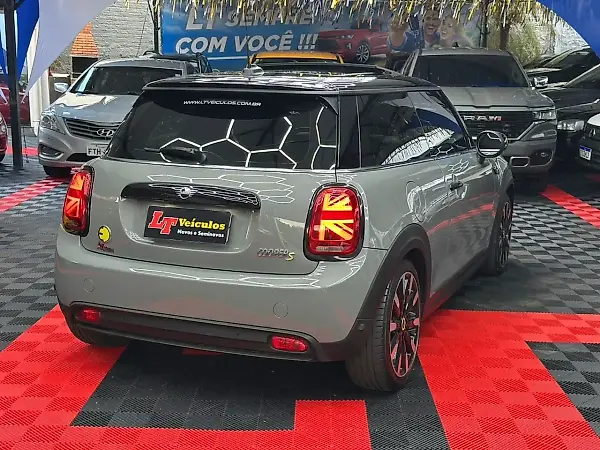 Mini Cooper SE - Imagem 1