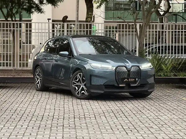 BMW Ix - Imagem 1