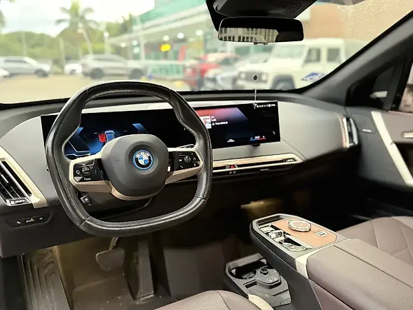 BMW Ix - Imagem 7