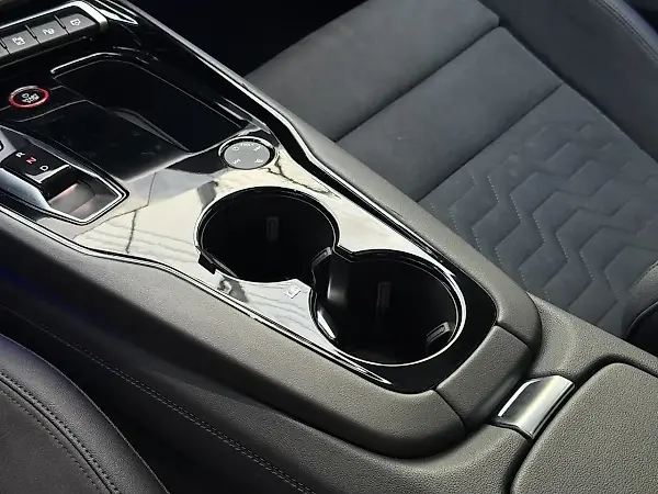 Audi E-tron S Sportback - Imagem 12