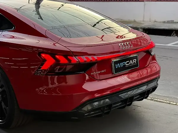 Audi E-tron S Sportback - Imagem 15