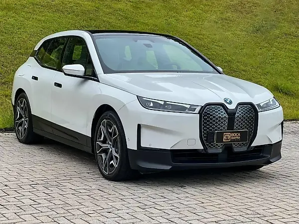BMW Ix - Imagem 2