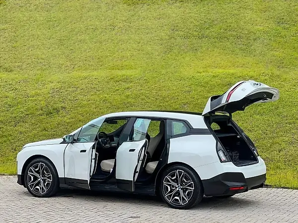 BMW Ix - Imagem 8