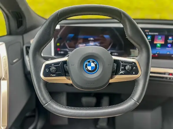 BMW Ix - Imagem 11