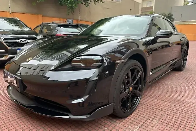 Porsche Taycan - Imagem 1