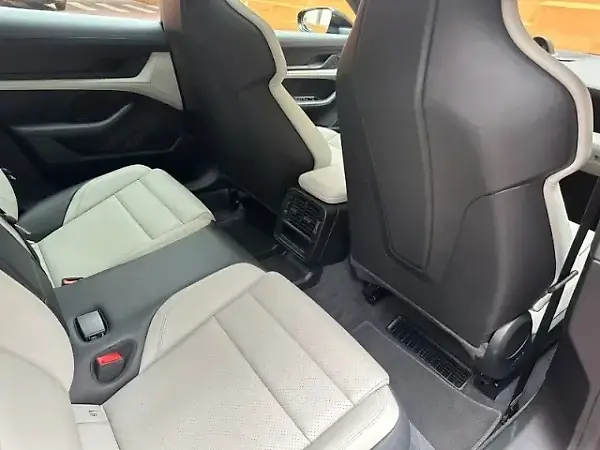 Porsche Taycan - Imagem 10