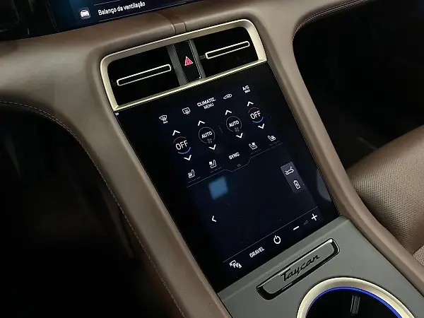 Porsche Taycan - Imagem 15