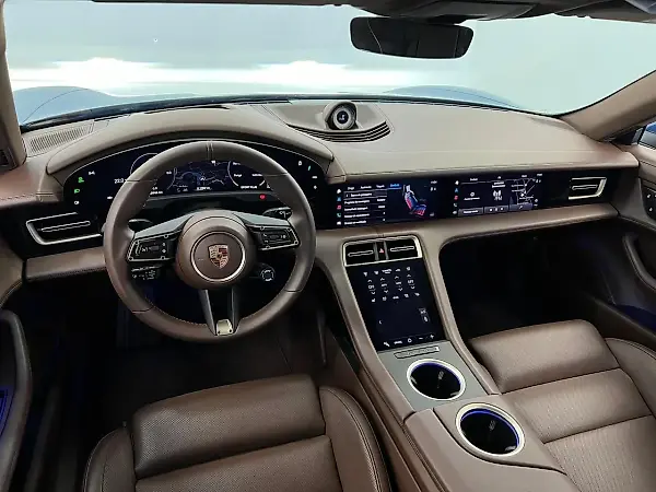Porsche Taycan - Imagem 19