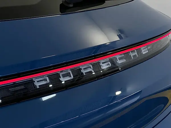 Porsche Taycan - Imagem 18