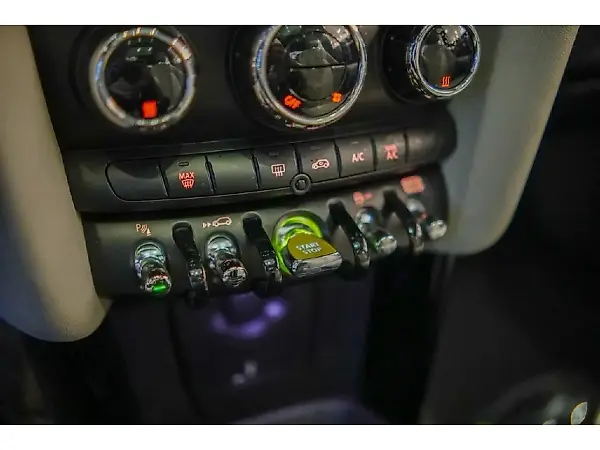 Mini Cooper SE - Imagem 17