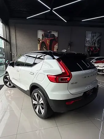 Volvo XC40 Recharge - Imagem 4