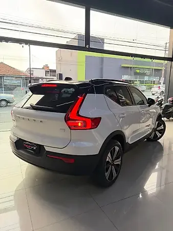 Volvo XC40 Recharge - Imagem 6