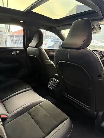 Volvo XC40 Recharge - Imagem 13