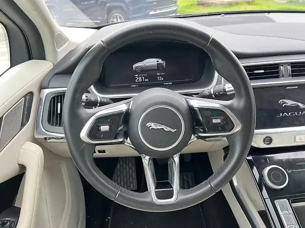 Jaguar I-pace - Imagem 18