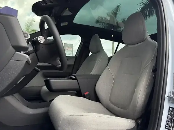 Volvo EX30 - Imagem 12