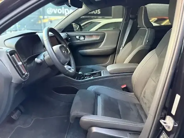 Volvo C40 Recharge - Imagem 10