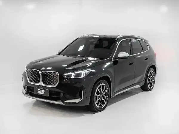 BMW IX1 - Imagem 1