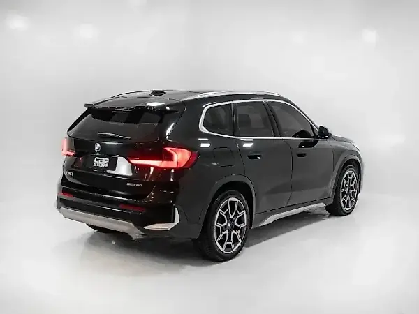 BMW IX1 - Imagem 3