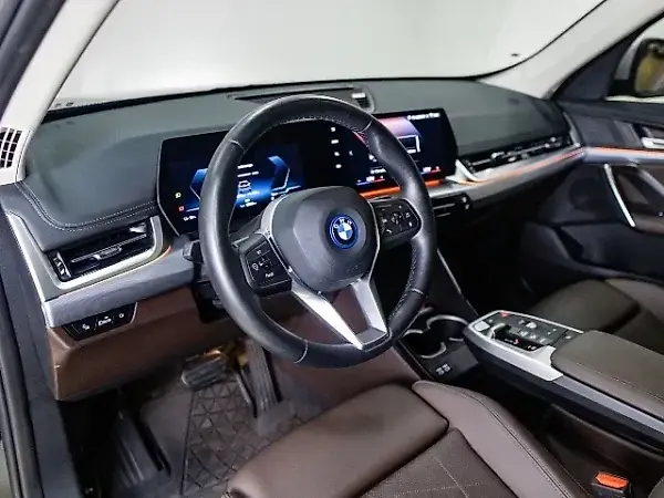 BMW IX1 - Imagem 8