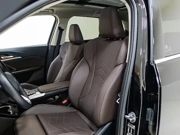 BMW IX1 - Imagem 12