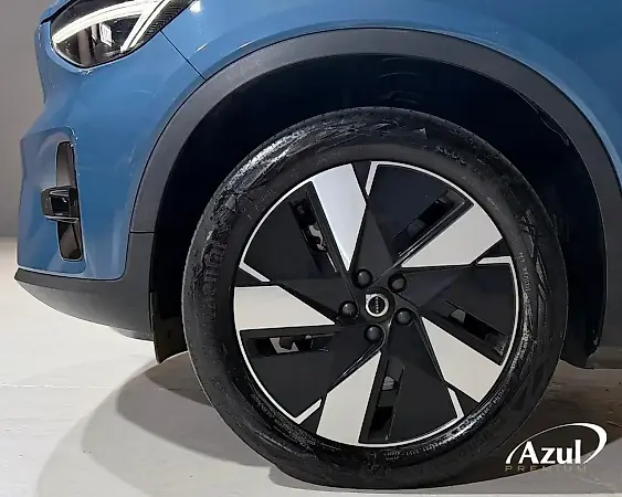 Volvo XC40 Recharge - Imagem 9