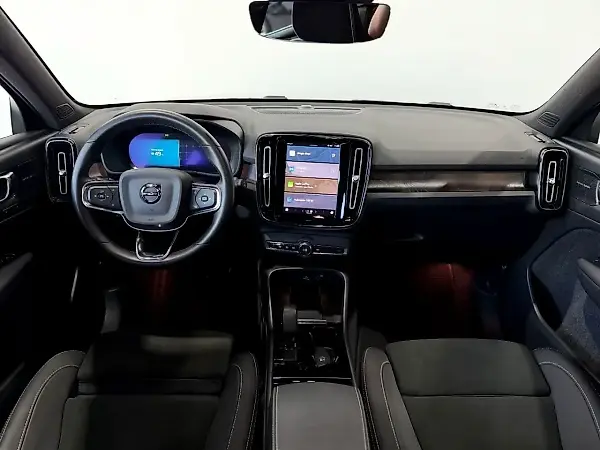 Volvo XC40 Recharge - Imagem 9