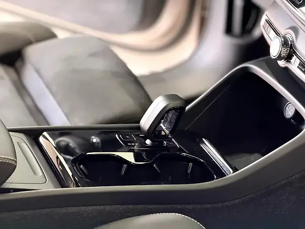 Volvo XC40 Recharge - Imagem 11