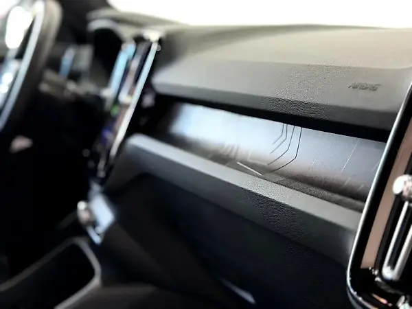 Volvo XC40 Recharge - Imagem 12