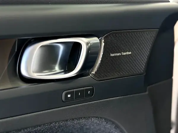 Volvo XC40 Recharge - Imagem 15