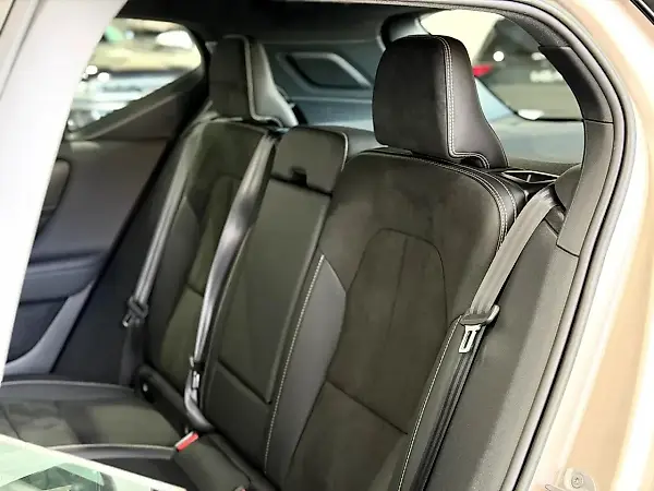 Volvo XC40 Recharge - Imagem 17