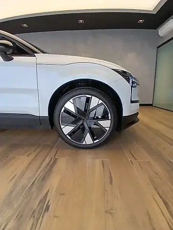 Volvo EX30 - Imagem 8