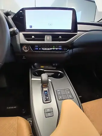 Lexus Ux 300e - Imagem 15