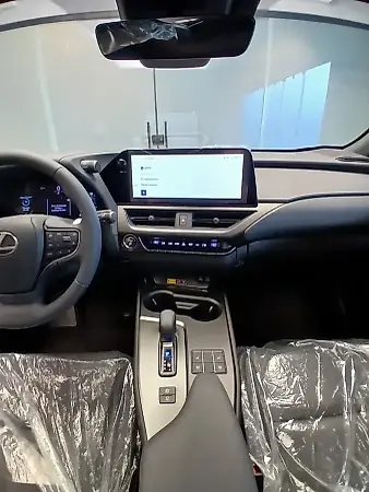 Lexus Ux 300e - Imagem 14