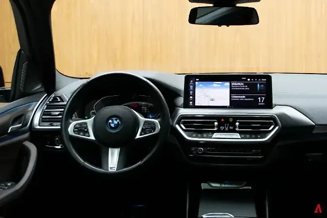 BMW IX3 - Imagem 13