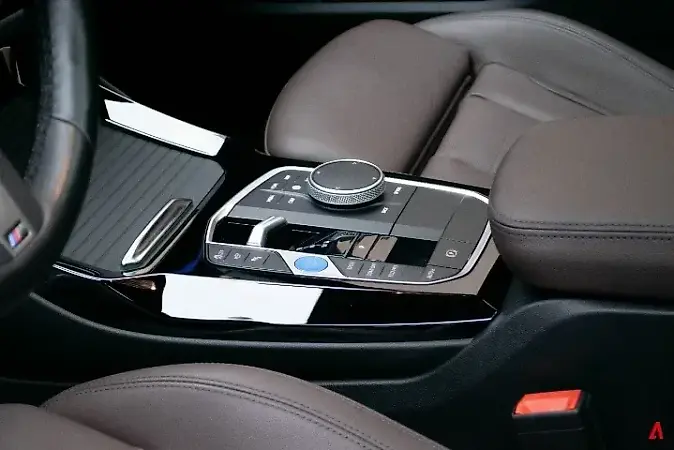 BMW IX3 - Imagem 15