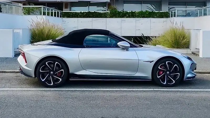 Mg Motor Cyberster - Imagem 12