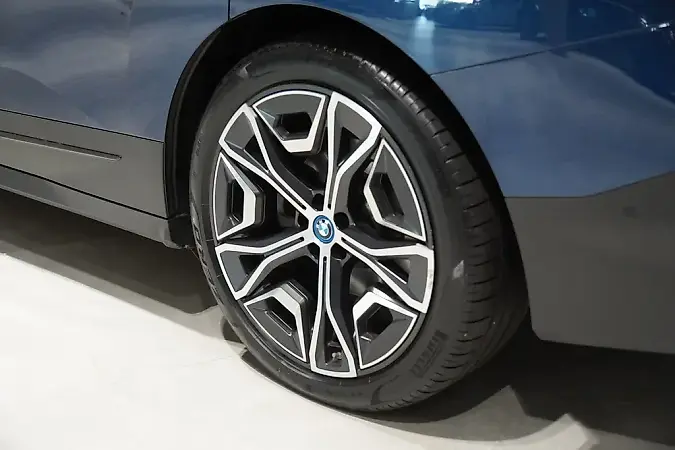 BMW Ix - Imagem 5