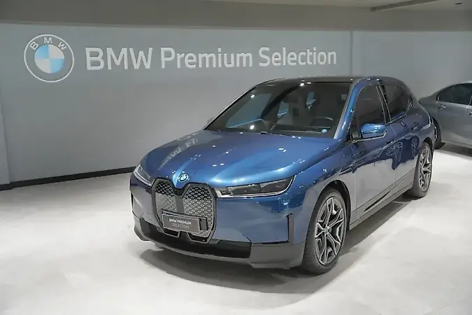 BMW Ix - Imagem 4