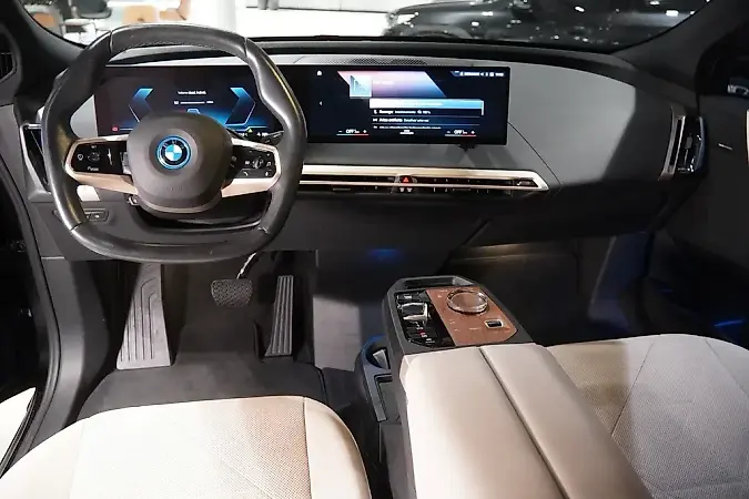 BMW Ix - Imagem 9