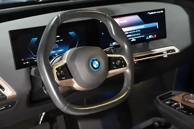 BMW Ix - Imagem 18