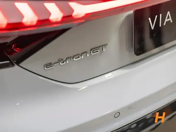 Audi E-tron  GT - Imagem 16