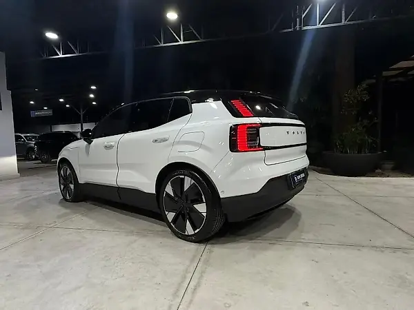 Volvo EX30 - Imagem 2
